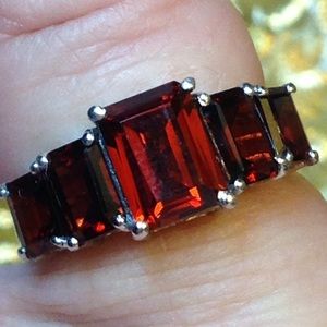 ❣️NWT! Genuine 4.54 tcw Mozambique Garnet 5 Stone
